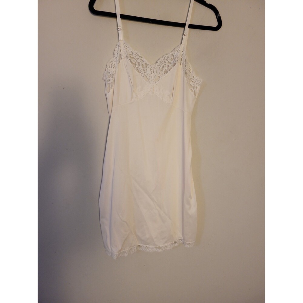 Vintage Van Raalte Ivory Lace Trim nightgown Sz 34